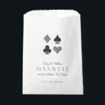 Sachets En Papier Destiny Las Vegas Mariage Silver Parties scintilla<br><div class="desc">Ce sac de faveur entièrement personnalisé est le petit détail parfait pour un bar à desserts ou un buffet de bonbons à votre réception de mariage de Las Vegas. Tout ce qu'il vous faut,  c'est l'amour et un témoin ou deux ! � 2birdstone 2014</div>