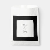Sachets En Papier Élégant Monogramme Mariage noir et blanc (Devant)