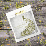 Sachets En Papier Gold Peacock Botanical Wedding Favor Bags<br><div class="desc">Ajoutez une touche de charme royal à votre célébration avec ce sac de mariage préféré Gold Peacock Botanical Wedding, parfait pour les mariages d'été et les élégantes réceptions. Doté d'un paon gracieux entouré de fleurs botaniques blanches, ce design allie une beauté naturelle et un raffinement audacieux. Customisé avec les noms...</div>