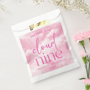 Sachets En Papier La Mariée Est Sur Nuage Neuf Fête des mariées Rose