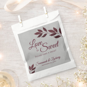 Sachets En Papier L'amour est Feuilles de Bourgogne douce sur Mariag