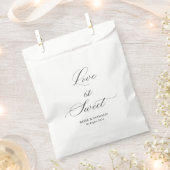 Sachets En Papier Love is sweet black script wedding (Coupé)