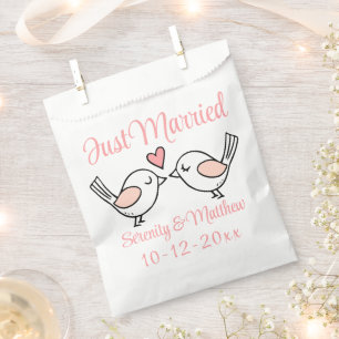 Sachets En Papier Lovebirds juste marié Inséparables roses Mariage