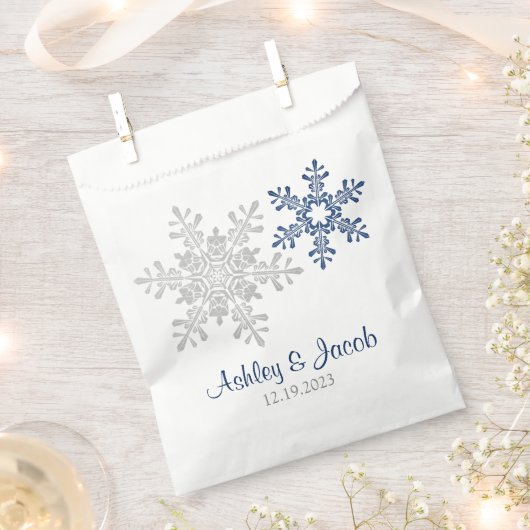 Sachets En Papier Mariage de flocons de neige bleu marine (Coupé)