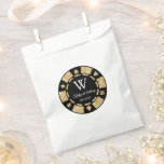 Sachets En Papier Mariage Gold Parties scintillant Poker Chip Casino<br><div class="desc">Célébrez dans le style avec ces sacs de faveur de mariage modernes et très tendance. Ce design est facile à personnaliser avec votre libellé d'événement spécial et vos invités seront ravis quand ils recevront ces fabuleux sacs de faveur. Les éléments correspondants se trouvent dans la collection.</div>