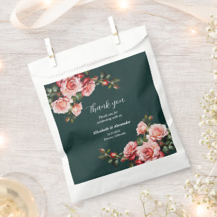 Sachets En Papier Mariage sombre et romantique aux roses roses et ro
