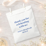 Sachets En Papier Merci de Bat mitzvah personnalisé bleu ivoire gras<br><div class="desc">Typographie en gras bleu ivoire coutume Merci Bat mitzvah préféré Favoriser les sacs</div>