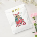 Sachets En Papier Merry Christmas Vintage Red Santa Truck<br><div class="desc">Joyeux Noël Vintage Red Père Noël Truck Êtes-vous un fan de Père Noël, bonhomme de neige, elfe, renne, saison de Noël? drôle Noël Mon Cute Père Noël, bonhomme de neige, renne, Ils roulent un Vintage Père Noël Truck rempli de cadeaux et bonbons de Noël et de neige autour, le design...</div>