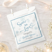 SACHETS EN PAPIER NEIGE DANS LA FÊTE DES MARIÉES AMOUREUSE (Coupé)