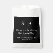 Sachets En Papier Noir classique Monogramme Noir Mariage Favor Sac (Devant)
