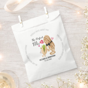 Sachets En Papier Noix L'Un Sur L'Autre Merci Traitement Mariage