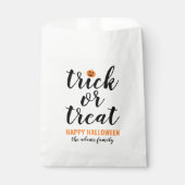 Sachets En Papier Nom de famille de script moderne blanc Trick or Tr (Devant)