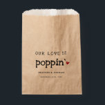 Sachets En Papier Notre Amour Est Le Popcorn Mariage De Poppin Favor<br><div class="desc">Notre Amour Est Poppin'Mariage Popcorn Stickers Favoriser</div>