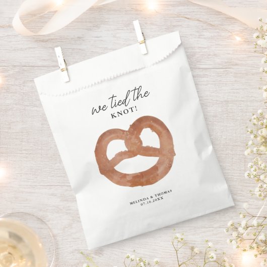 Sachets En Papier Nous Avons Lié Le Mariage Knot Pretzel (Coupé)