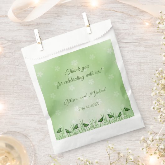 Sachets En Papier Papillon vert sur vert clair - mariage (Coupé)