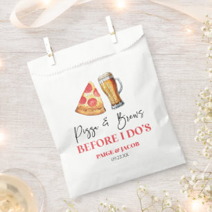 Sachets En Papier Pizza et bières avant le dîner de répétition de me