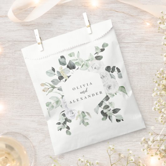 Sachets En Papier Roses blanches et verdure mariage floral monogramm (Coupé)