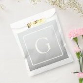 Sachets En Papier Subtil Gray Gradient Nom de famille Monogramme (Scellé)