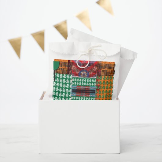 Sachets En Papier un motif vert et noir avec un arbre au milieu (Fête)