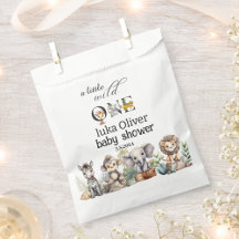 un petit baby shower sauvage d'animaux safari