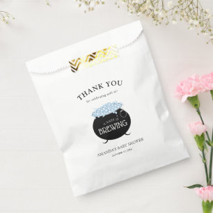 Sachets En Papier Un petit garçon brasse le Baby shower d'Halloween