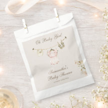 Vêtements de bébé fille à la corde à linge en herb