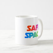 SAFE SPACE – Bold Rainbow Mug of Love (Devant droit)