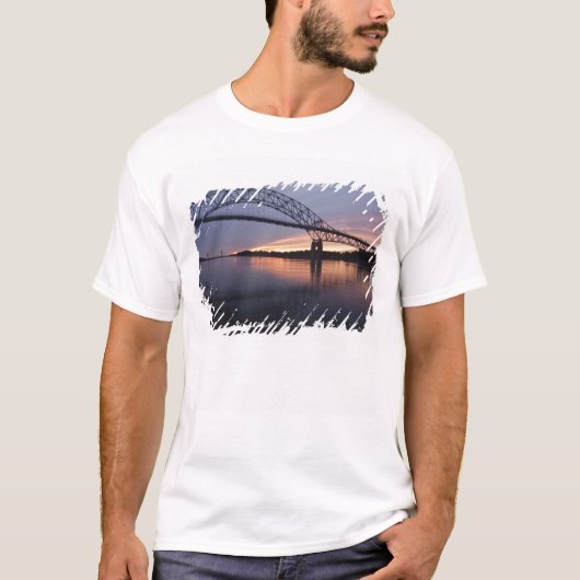 Sagamor-brug over het Cape Cod-kanaal, T-shirt (Voorkant)