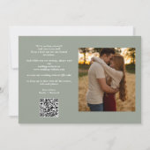 Sage Green 2 Foto Elegant Script Wedding QR-code Save The Date (Achterkant)