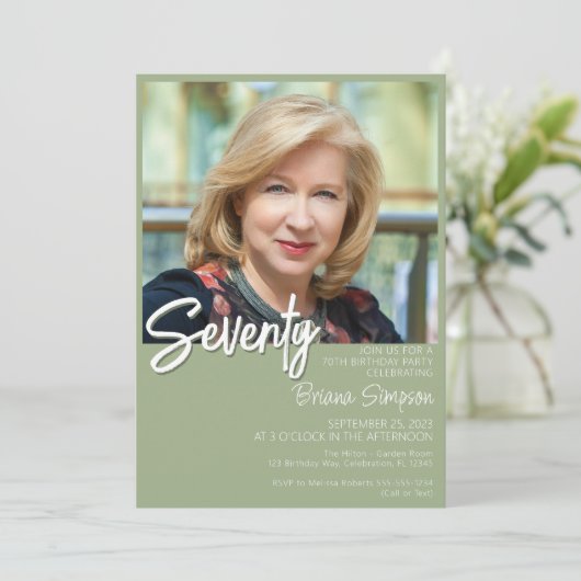 Sage Green 70th Birthday Photo Invitation (Debout devant)