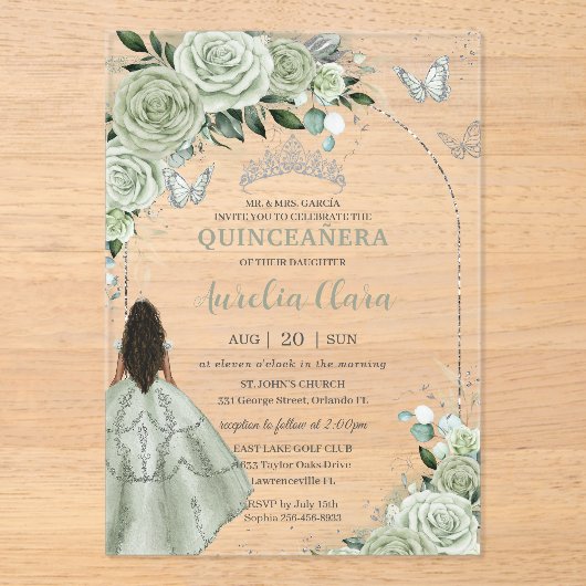 Sage Green Bloemen Bruin Meisje Zilver Quinceañera Acryl Uitnodigingen (Voorkant)