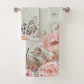 Sage Green Blush Pink Waterverf Floral Elegant Bad Handdoek (Insitu)