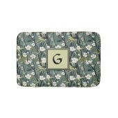 Sage Green Chinoiserie Floral White Initial Badmat (Voorkant)