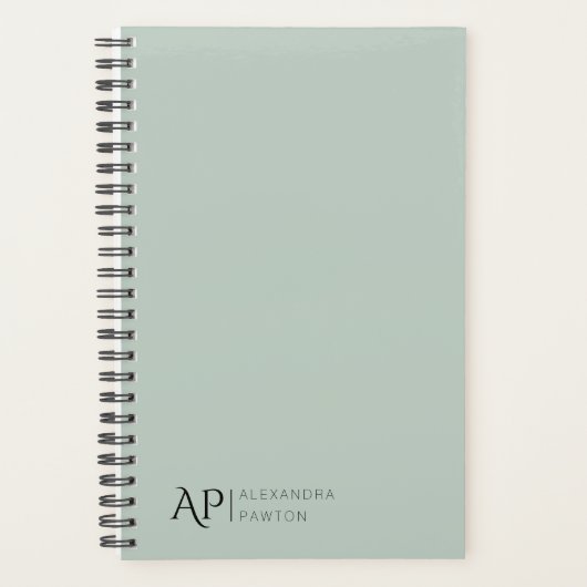 Sage Green Custom Monogram 2025 Planner (Voorkant)