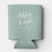 Sage Green Custom Monogrammed Wedding Favor Beer Blikjeskoeler (Achterkant)