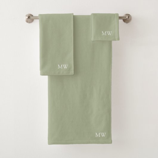 Sage Green Earthy Boho Monogram Initialen Bad Handdoek (Insitu)