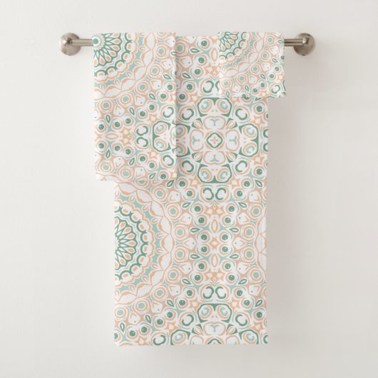 Sage Green en Peach Mandala Patroon Bad Handdoek (Insitu)