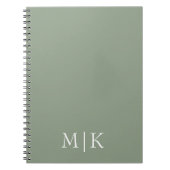 Sage Green en White | Modern monogram Notitieboek (Voorkant)