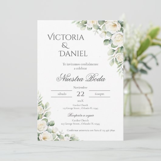Sage Green Floral wedding invitation in Spanish (Debout devant)