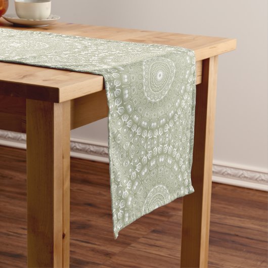 Sage Green Mandala Pattern Medium Tafelloper (Voorbeeld)