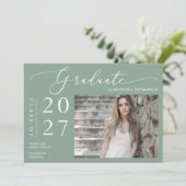 Sage Green Minimum Afstuderen Script School Photo Kaart (Staand voorkant)