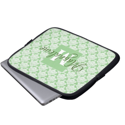 Sage Green Monogram & Name  Damask Pattern Laptop Sleeve (Voorkant onderkant)