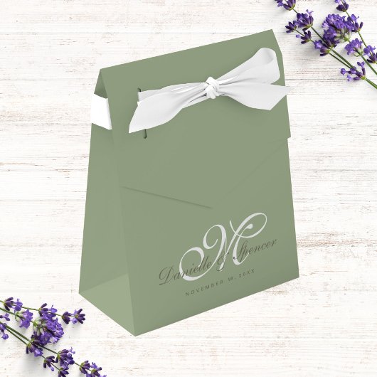 Sage green monogrammed custom bruiloft bedankdoosjes