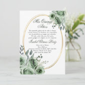 Sage green Quinceanera invitation en espagnol (Debout devant)