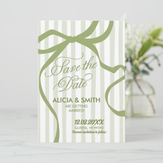 Sage Green Quirky Stripes Faire-part de mariage (Debout devant)