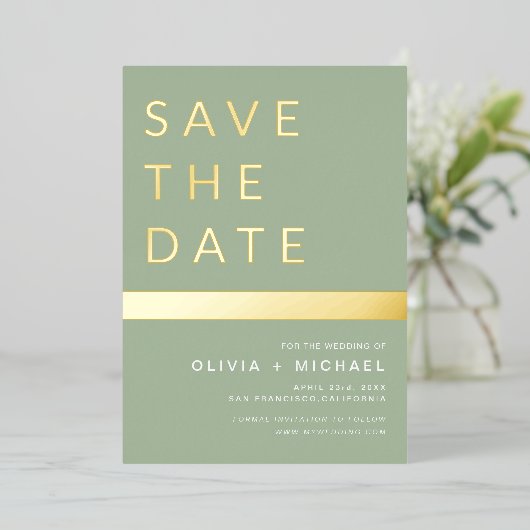 Sage Green Save the Date Elegant Gold Folie Uitnodiging (Staand Voorkant)