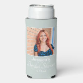 Sage Green Vrijgezellenfeest Foto (Seltzer Achterkant)