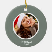 Sage Green & White Modern Initialen Monogram FOTO Keramisch Ornament (Voorkant)