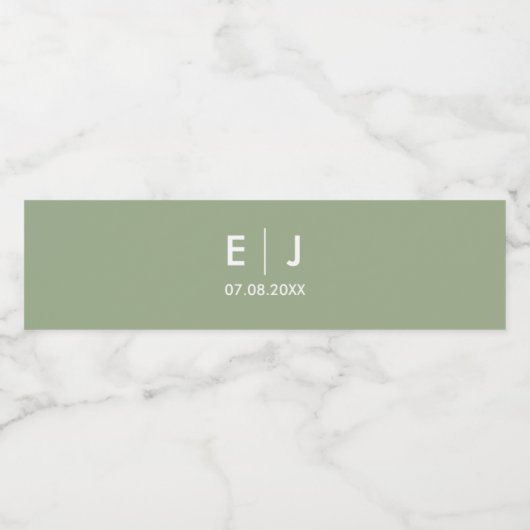 Sage Green & White Monogram Weddenschap Waterfles Etiket (Enkel label)