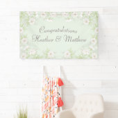 Sage Green White Rose Wedding Spandoek (Insitu)